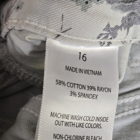 Slink Jeans Floral Roses Jean Skirt - Picture 4 of 5